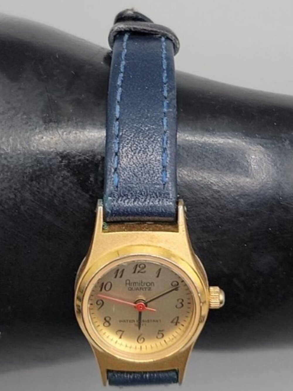 Vintage Armitron Ladies Petite Quartz Watch 6.75" Blue Leather Band 19mm - Picture 5 of 15